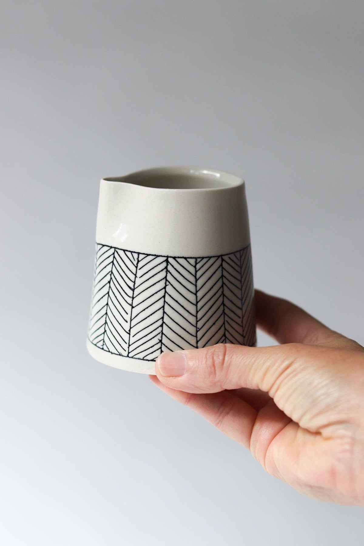 Elizabeth Benotti Ceramics - Herringbone Creamer + Sugar Set: White - PMA Store at the Portland Museum of Art, Maine