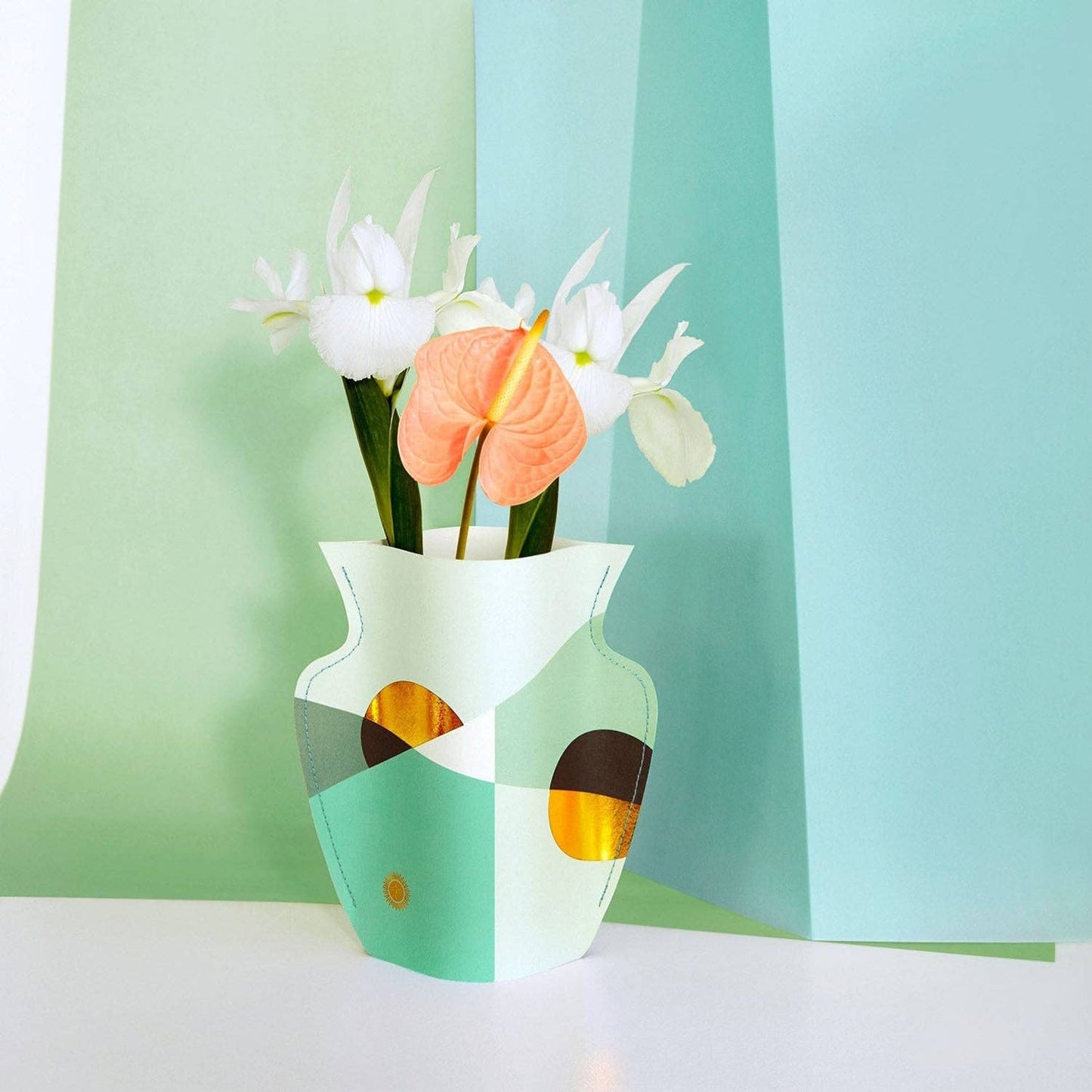 OCTAEVO Siena Mini Paper Vase: Mint - PMA Store at the Portland Museum of Art, Maine