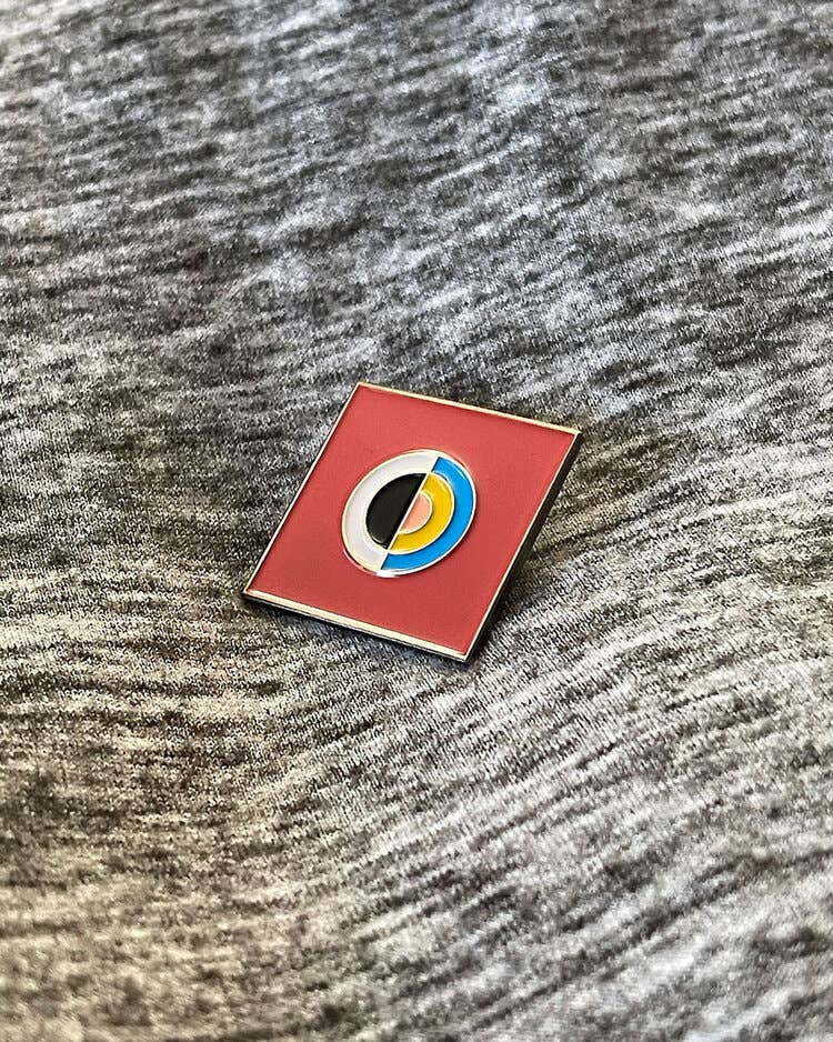 Pin Museum - Svanen (The Swan) • Enamel Pin