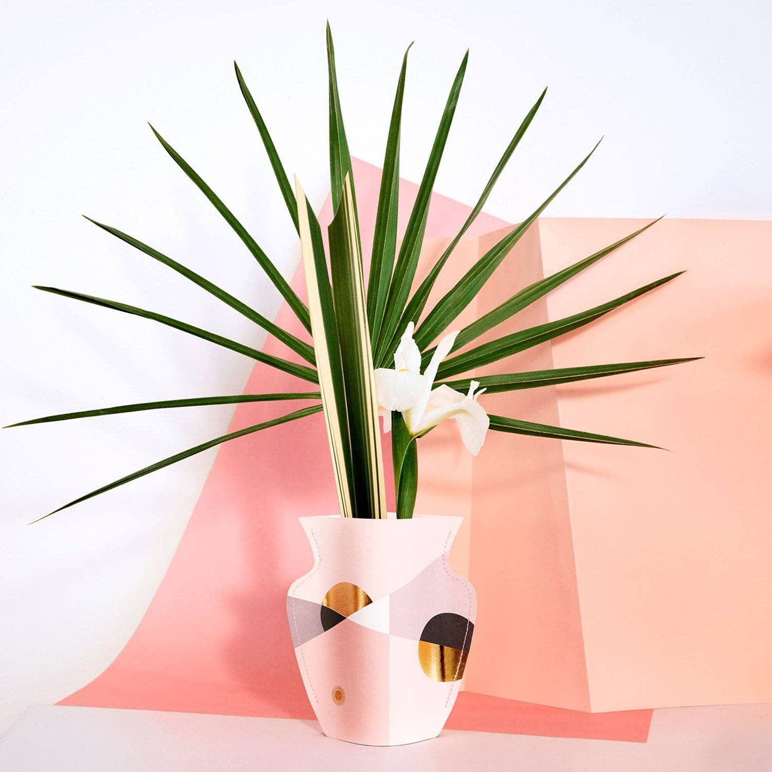 OCTAEVO Siena Mini Paper Vase: Mint - PMA Store at the Portland Museum of Art, Maine