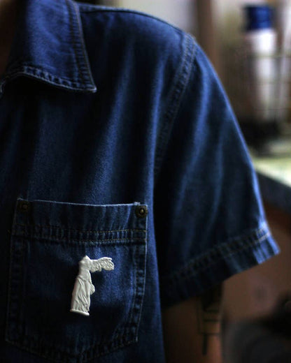 Pin Museum - Nike of Samothrace • Enamel Pin