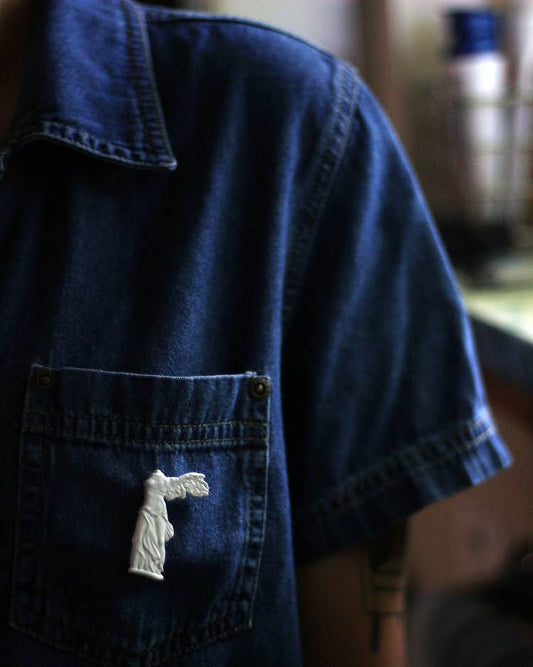 Pin Museum - Nike of Samothrace • Enamel Pin