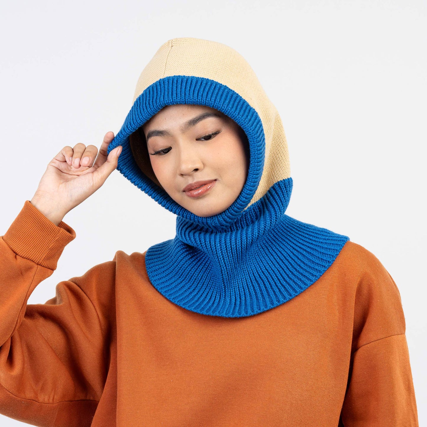 VERLOOP | knits - Colorblock Knit Hood: Cobalt Sand - PMA Store at the Portland Museum of Art, Maine