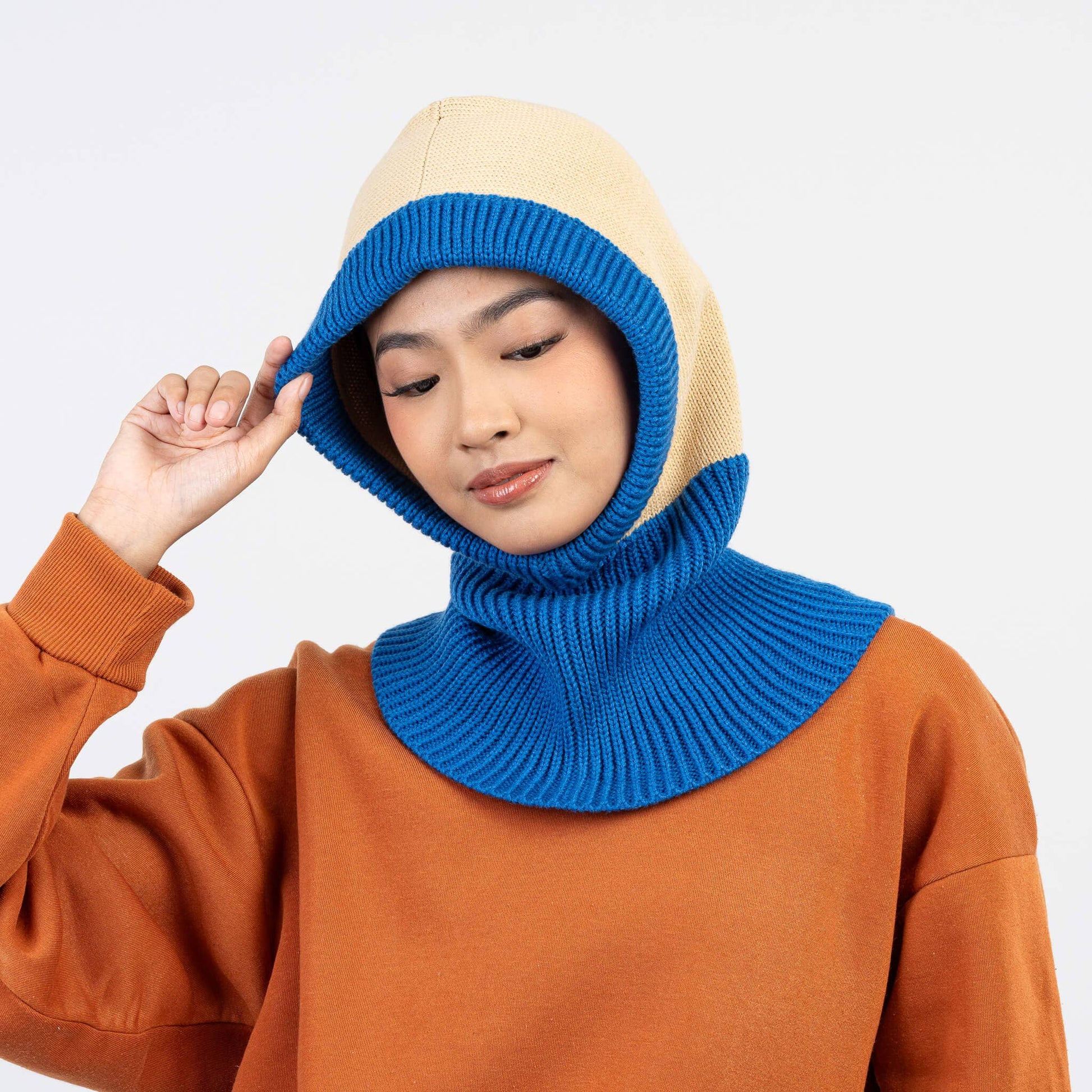 VERLOOP | knits - Colorblock Knit Hood: Cobalt Sand - PMA Store at the Portland Museum of Art, Maine