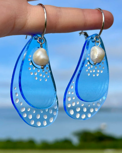Oyster with Pearl Earrings